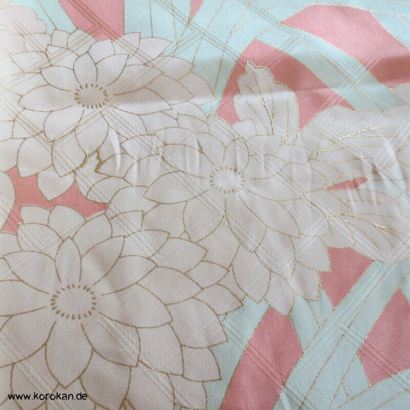 pastelliger Furisode, goldene Reisähren, Blumen, Higaki Rinzu Seiden Damast