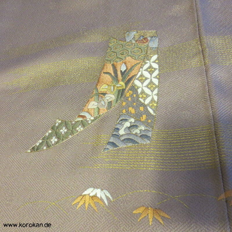 Farbverlauf und Tanzaku Stickereien Homongi Seidendamast Kimono