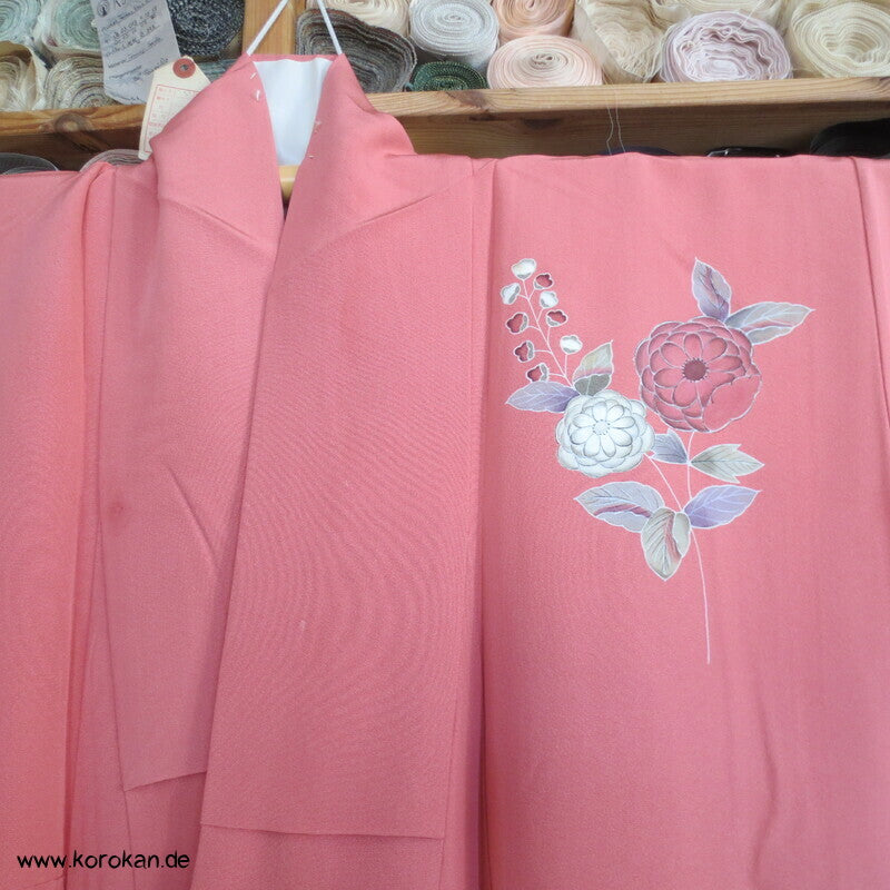Tsukesage Kimono altrosa Seidencrepe mit Kamelien