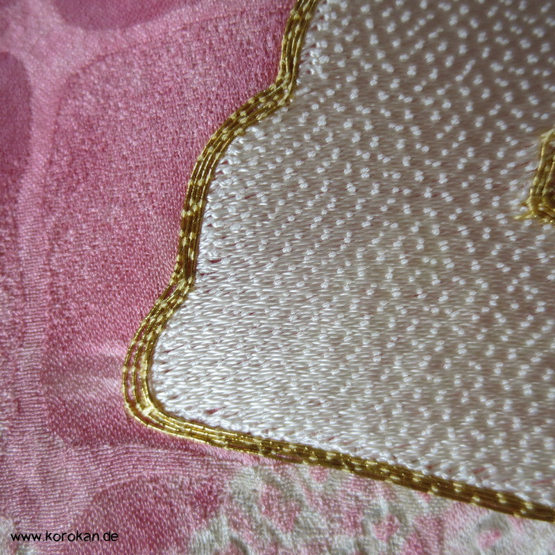 üppige Fächer-Stickerei mit Shibori auf rosa, Tanmono