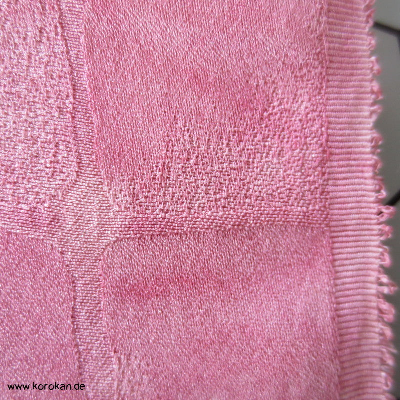 üppige Fächer-Stickerei mit Shibori auf rosa, Tanmono