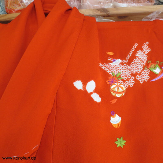 Mädchen Shibori und Stickerei Furisode Karieba