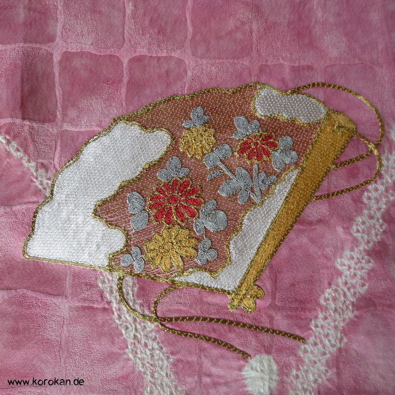 üppige Fächer-Stickerei mit Shibori auf rosa, Tanmono
