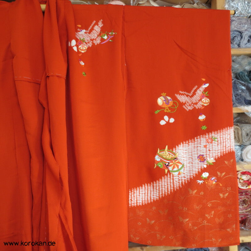 Mädchen Shibori und Stickerei Furisode Karieba