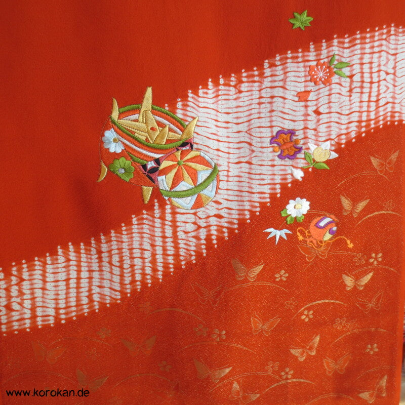 Mädchen Shibori und Stickerei Furisode Karieba
