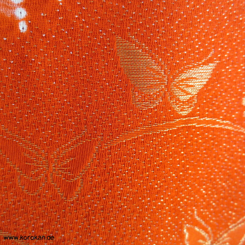 Mädchen Shibori und Stickerei Furisode Karieba