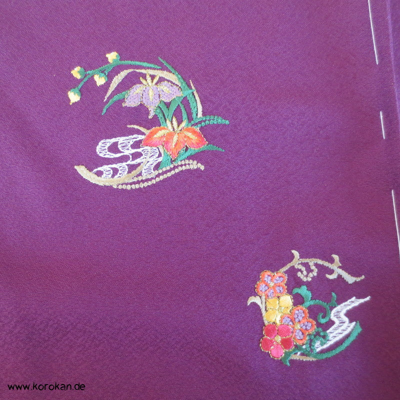 lila Seidencrepe mit Stickerei Rondellen Furisode Kimono Karieba