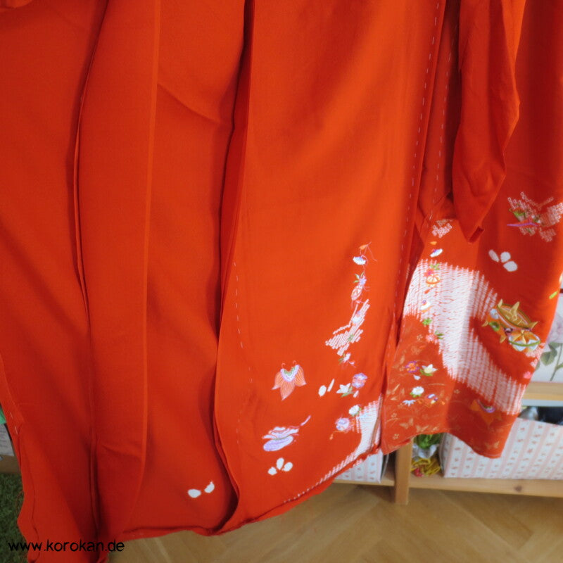Mädchen Shibori und Stickerei Furisode Karieba
