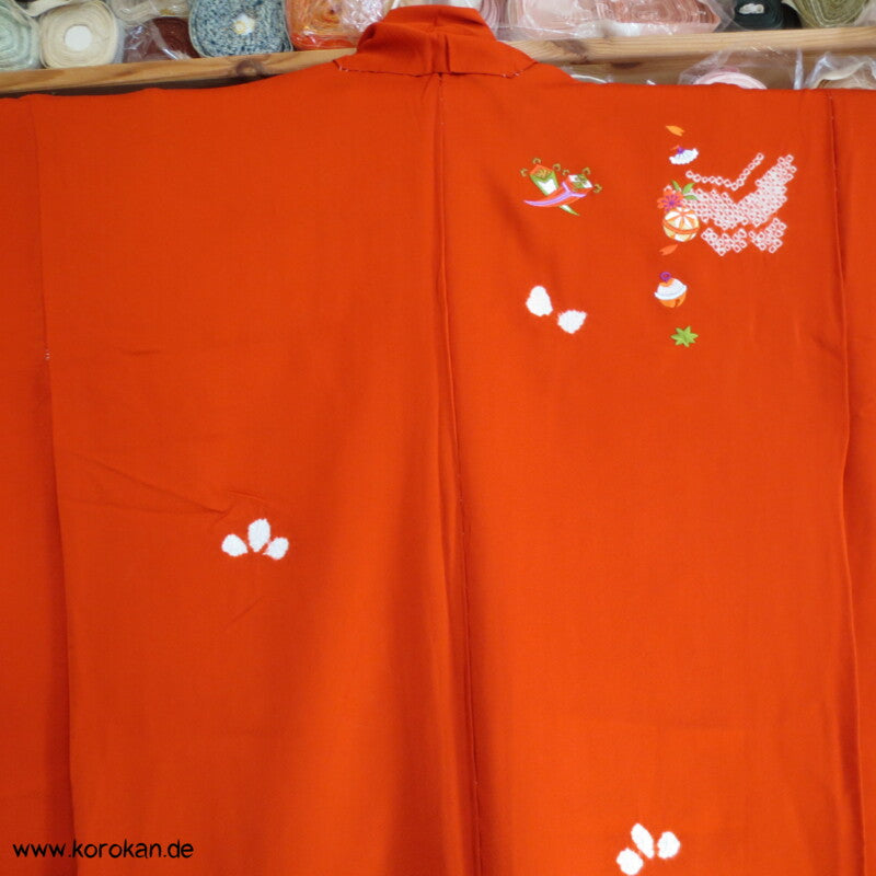 Mädchen Shibori und Stickerei Furisode Karieba