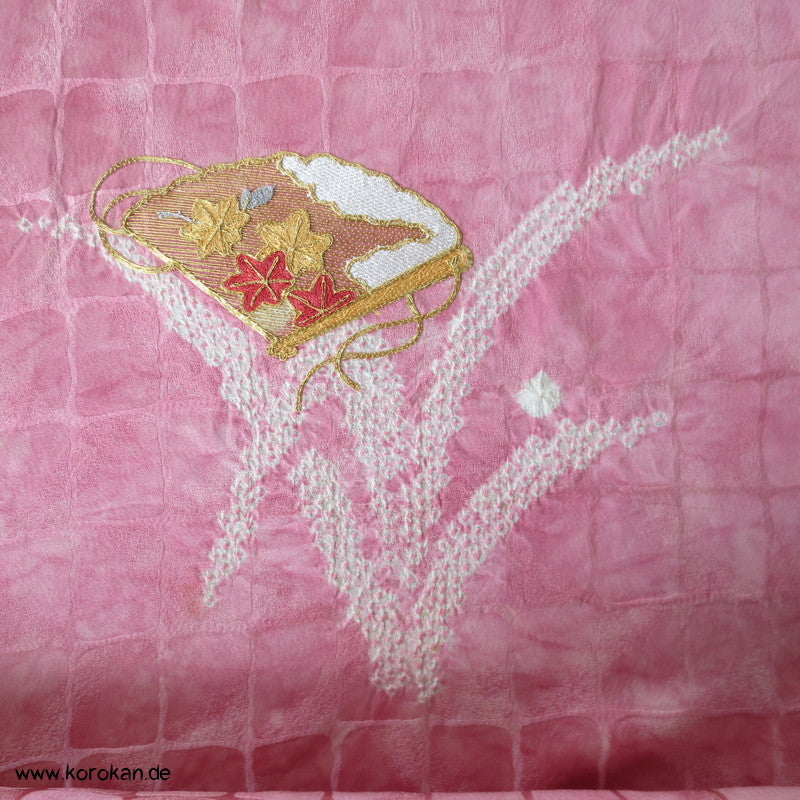 üppige Fächer-Stickerei mit Shibori auf rosa, Tanmono