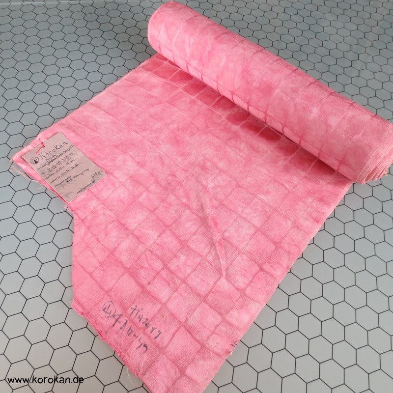 üppige Fächer-Stickerei mit Shibori auf rosa, Tanmono