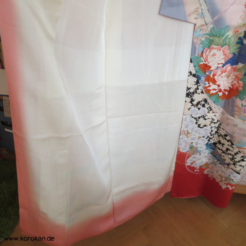 Noshi Muster mit Pfau / Federn Furisode Seiden Crepe Satin Kimono