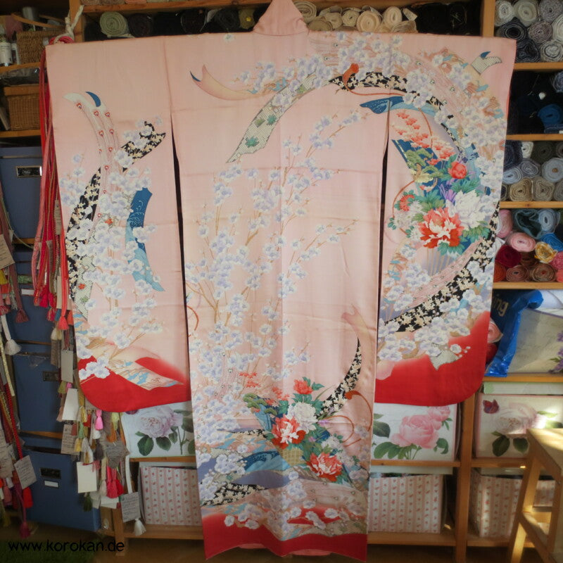 Noshi Muster mit Pfau / Federn Furisode Seiden Crepe Satin Kimono