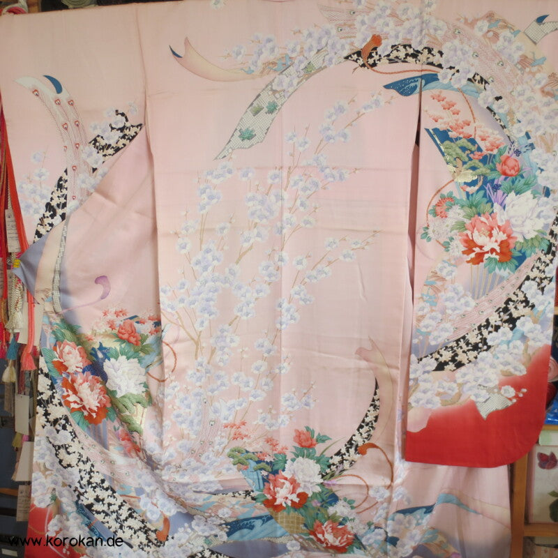 Noshi Muster mit Pfau / Federn Furisode Seiden Crepe Satin Kimono