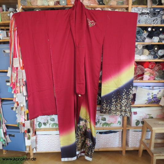 gestickte Enbleme Furisode Karieba