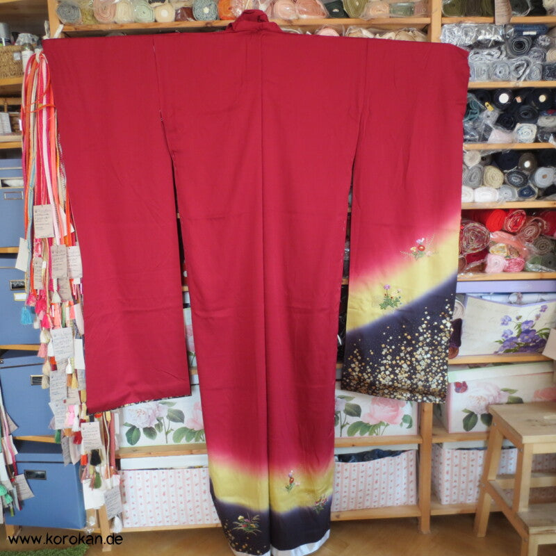 gestickte Enbleme Furisode Karieba