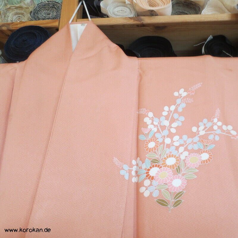 apricot mit Blüten klassischer Homongi Kimono