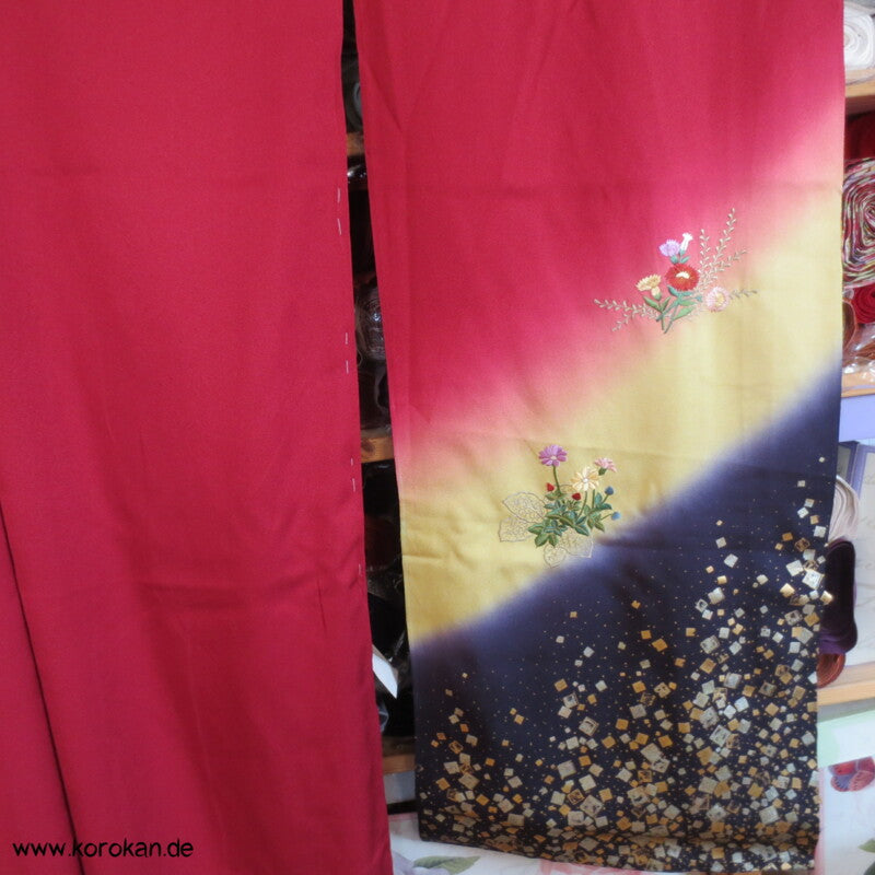gestickte Enbleme Furisode Karieba