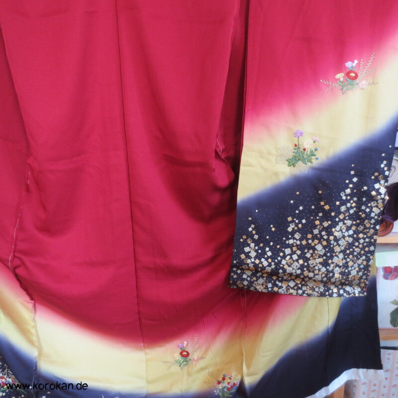 gestickte Enbleme Furisode Karieba