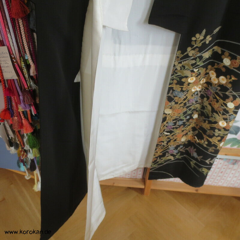 herbstlicher Chrysanthemenbusch Tomesode Kimono