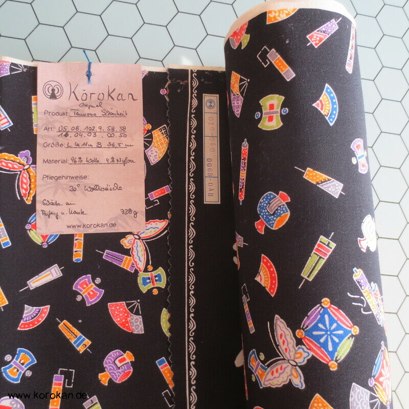 bunte Japan Motive auf schwarz Woll Kimono Tanmono
