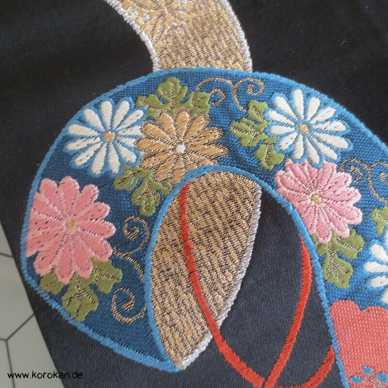 Tagasode Muster auf schwarz Fukuro Obi