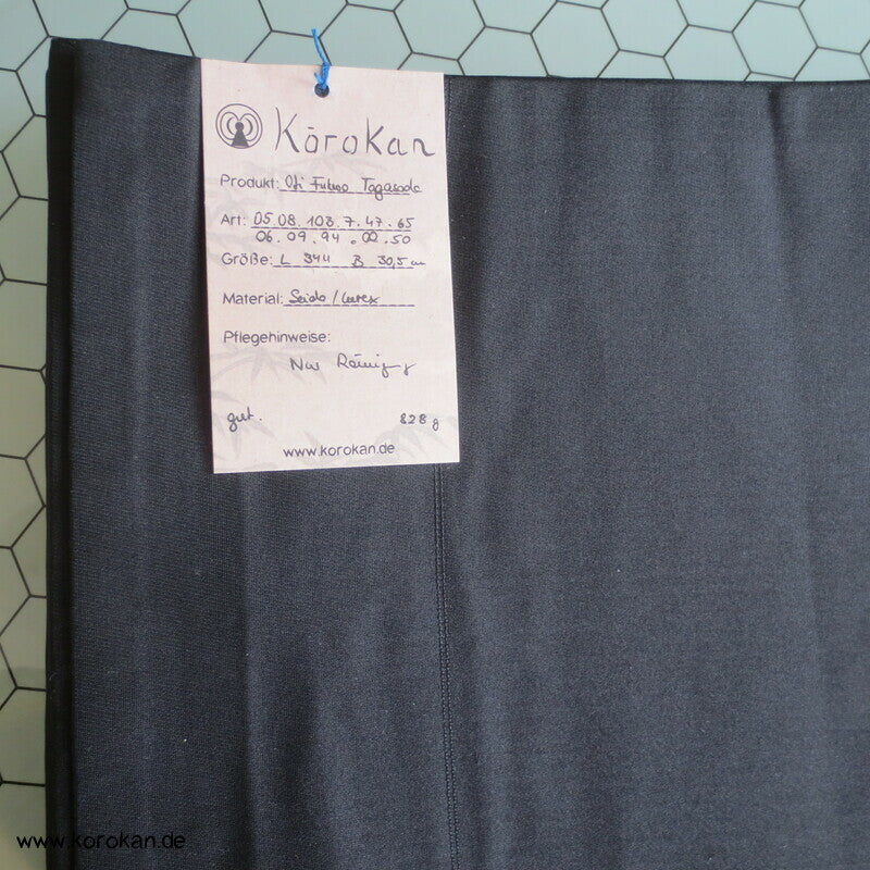 Tagasode Muster auf schwarz Fukuro Obi