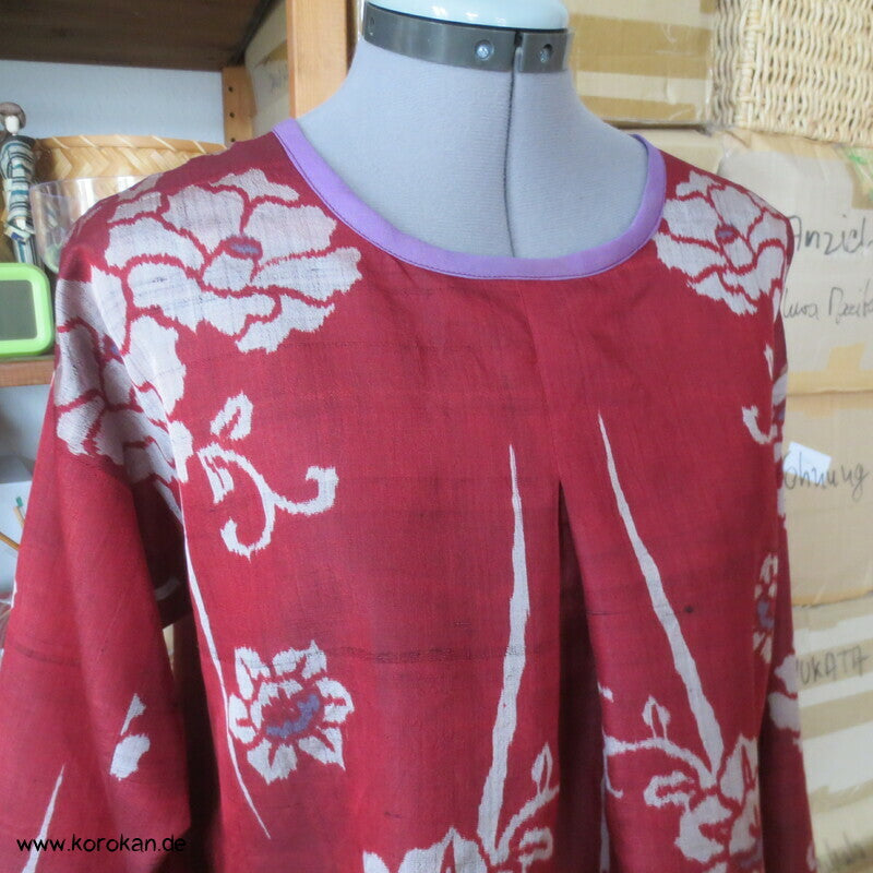 Kamelien Meisen Seide Upcycling Shirt