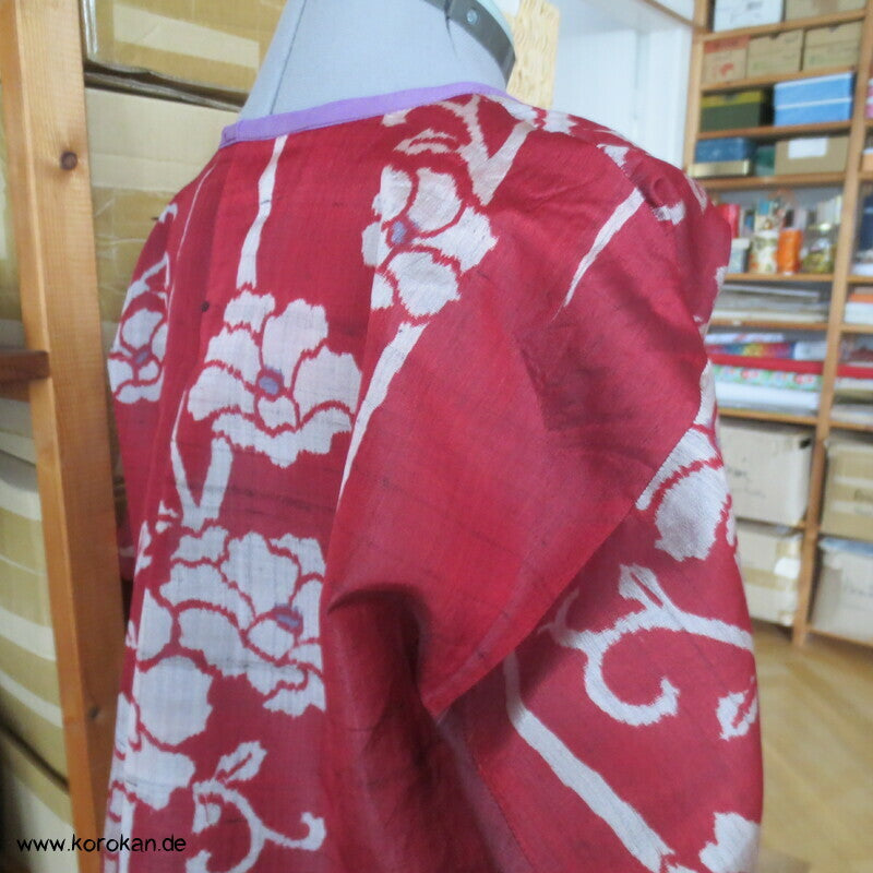Kamelien Meisen Seide Upcycling Shirt