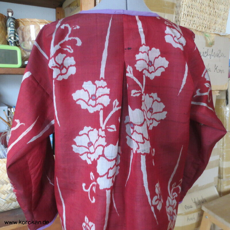 Kamelien Meisen Seide Upcycling Shirt