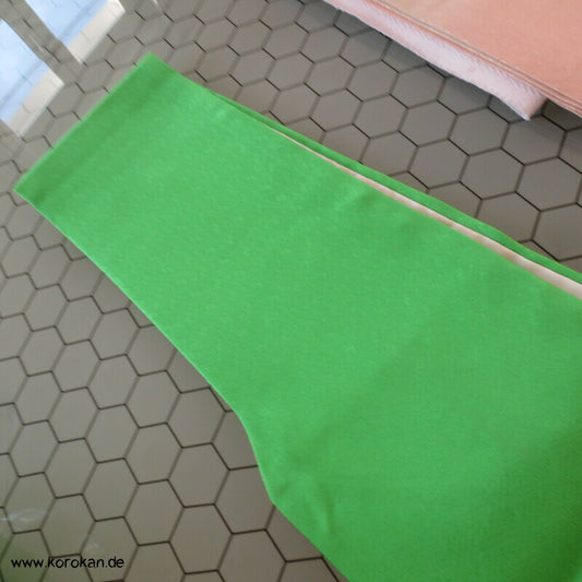 Han Eri Kragen grasgrün Sayagata Seiden Damast