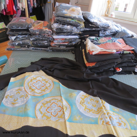 Tomesode Goldstickerei Kreise Seiden Karieba Kimono