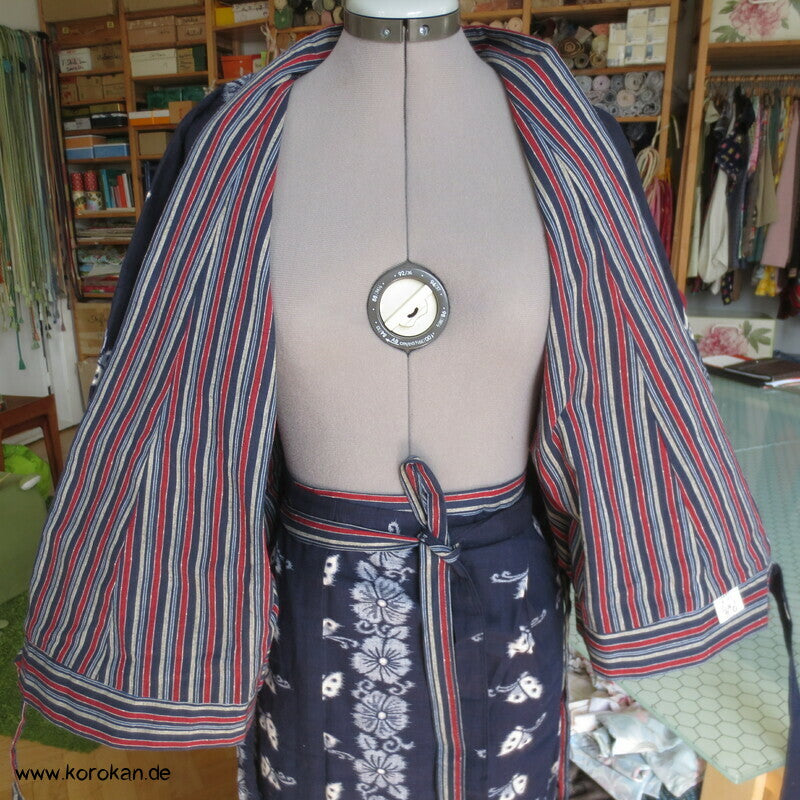 Baumwoll Kasuri zweiteiliger Kimono, Dochugi + Wickelrock