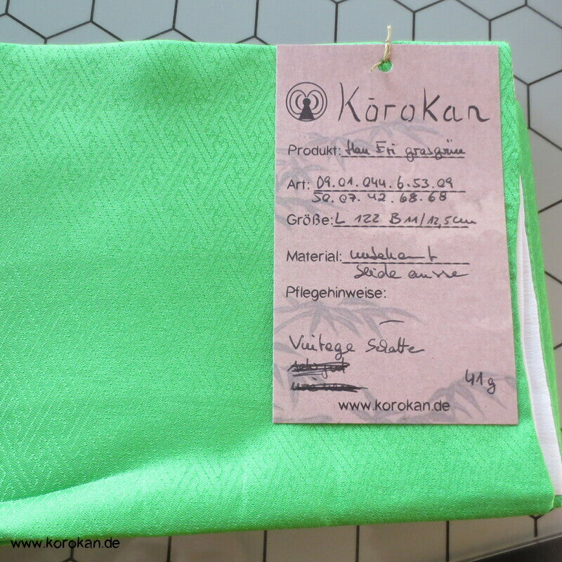 Han Eri Kragen grasgrün Sayagata Seiden Damast