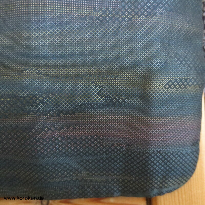 Jacquard gewebte dunkle Nebelschwaden Tsumugi Kimono