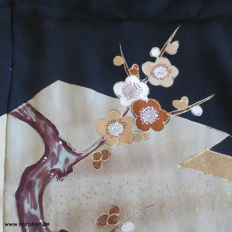 Tomesode Kirschzweige und Goldstickerei Seiden Karieba Kimono