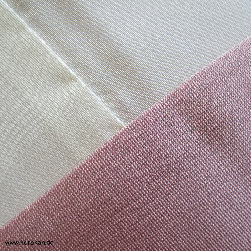 Tsukesage Seidencrepe Kimono mit Gartentor, Blüten und Fluss, teilbestickt
