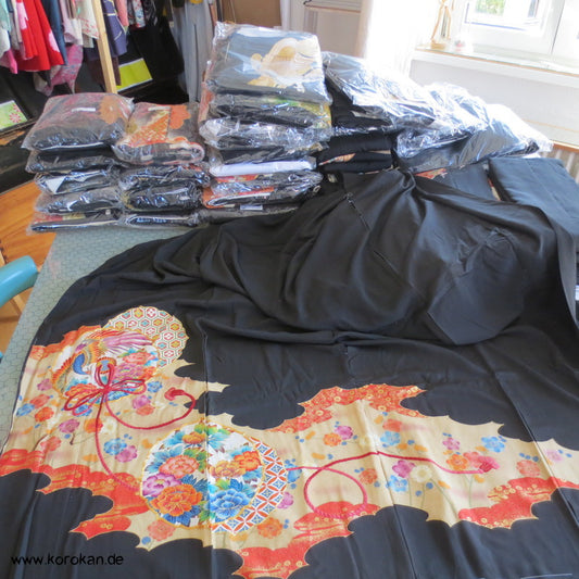 Tomesode üppige Stickerei mit Phönix Seide - Karieba