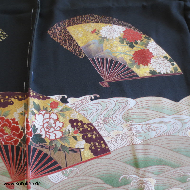 Tomesode treibende Fächer auf Fluss Stickerei Seiden Kimono Karieba