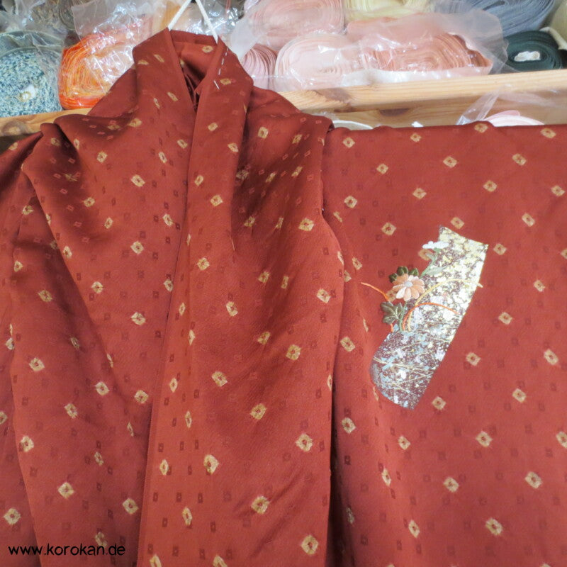 Shibori, Golddruck und Stickerei Homongi Karieba