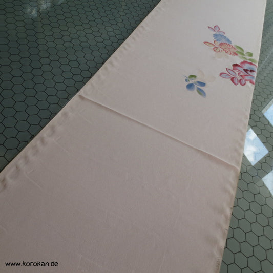 Chrysanthemen und Paeonien, Teilstickerei Yuzen Malerei Tanmono