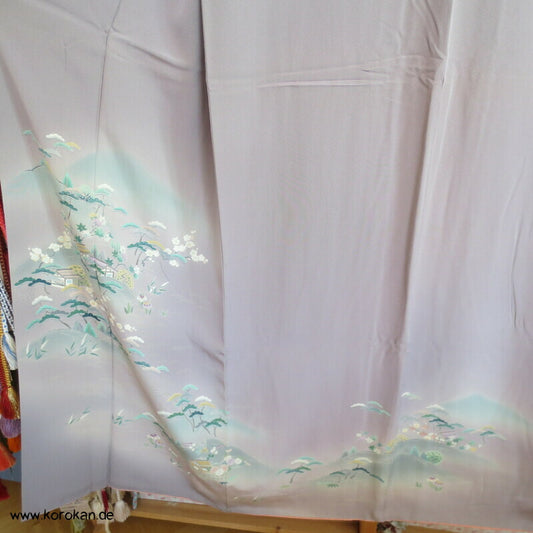 Tsukesage Kimono mauve Seidencrepe mit Gartenmotiven