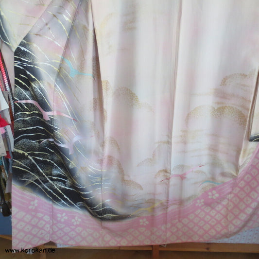 Furisode Kimono, Seiden Chirimen Crepe mit handgemaltem Motiv
