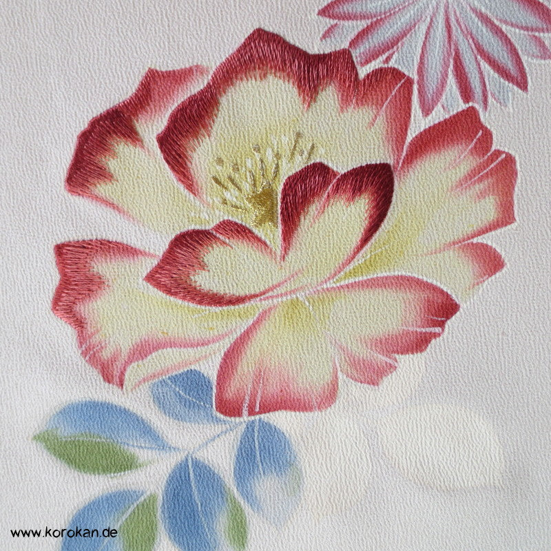 Chrysanthemen und Paeonien, Teilstickerei Yuzen Malerei Tanmono