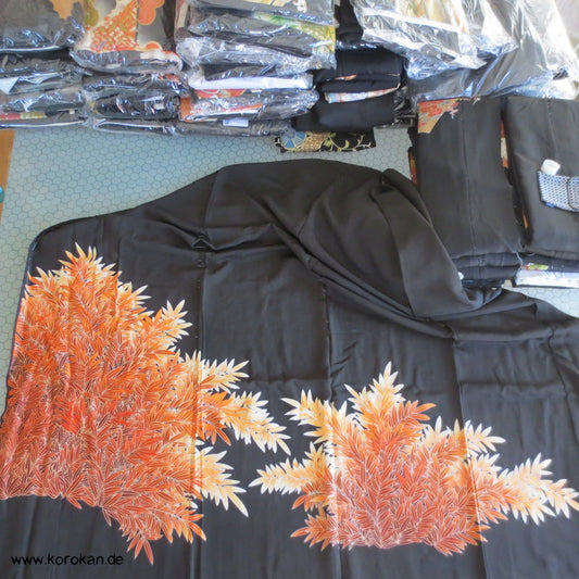 Tomesode orangene Gräser, Teilstickerei Seiden Kimono Karieba