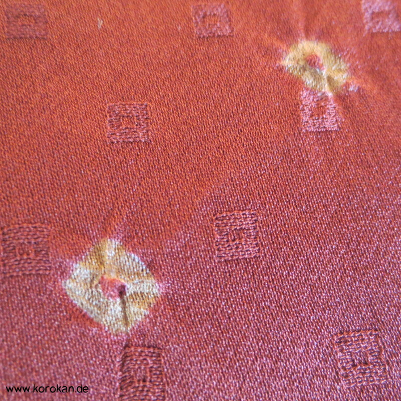 Shibori, Golddruck und Stickerei Homongi Karieba