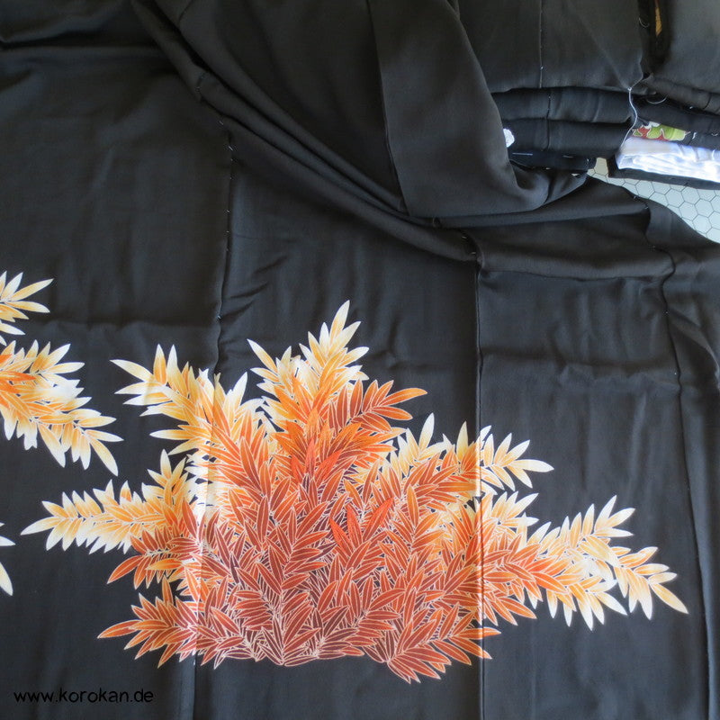 Tomesode orangene Gräser, Teilstickerei Seiden Kimono Karieba