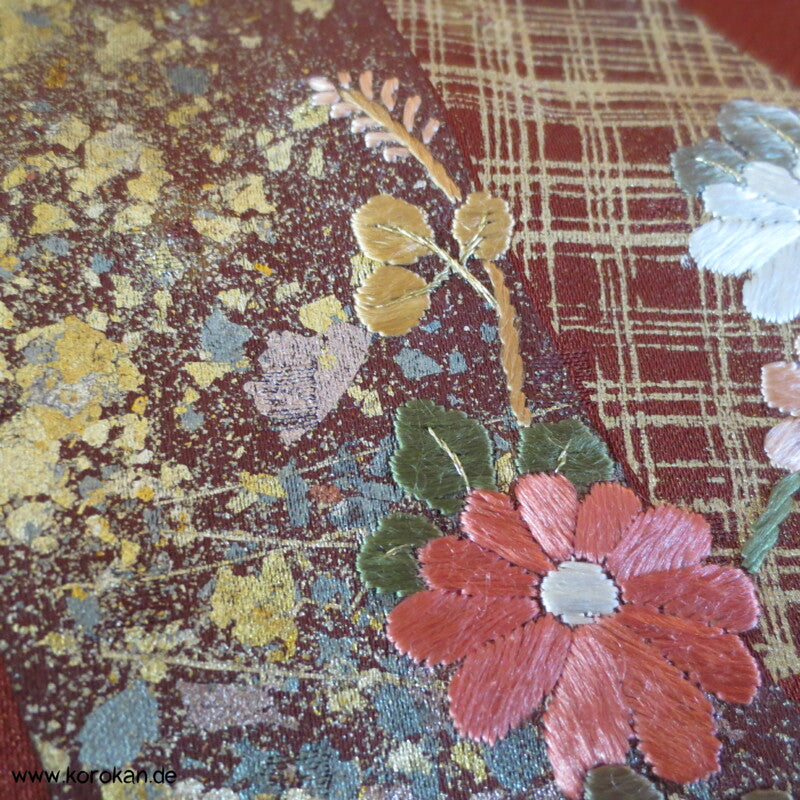 Shibori, Golddruck und Stickerei Homongi Karieba