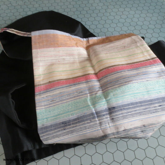 homemade Nagoya Obi, schwarzer Satin, buntes Futter