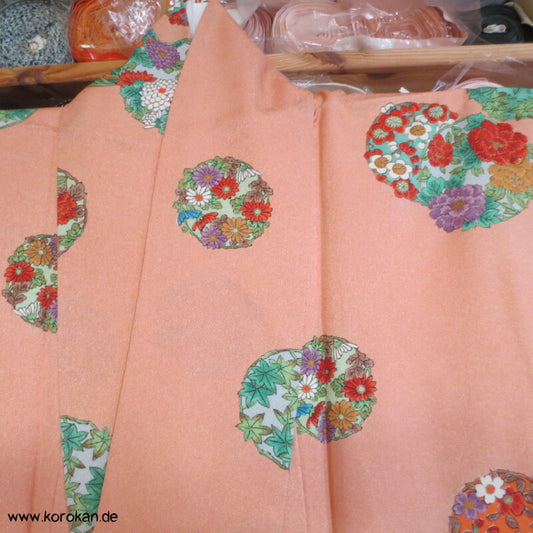 azalee mit bunten Blumenrondellen Komon Kimono